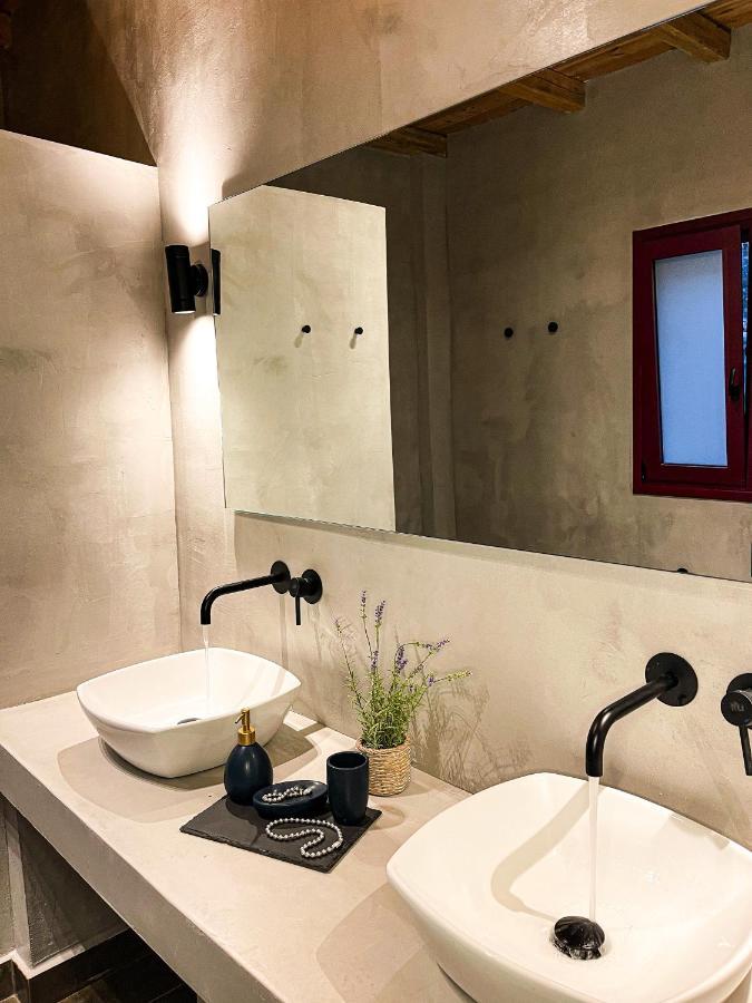 Modern Stone Villas With Swimming Pool Аливерион Екстериор снимка