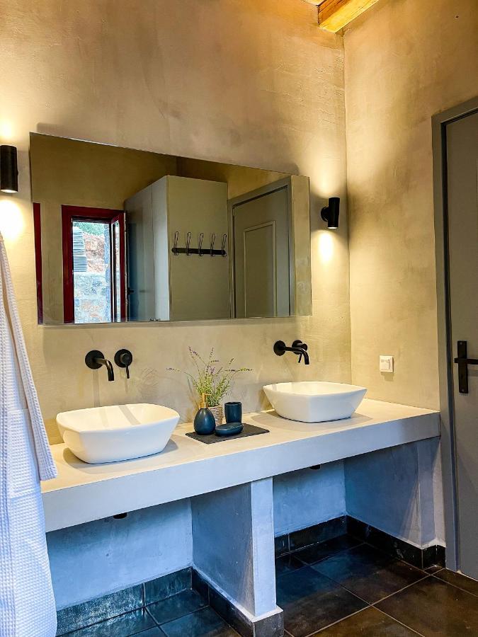 Modern Stone Villas With Swimming Pool Аливерион Екстериор снимка