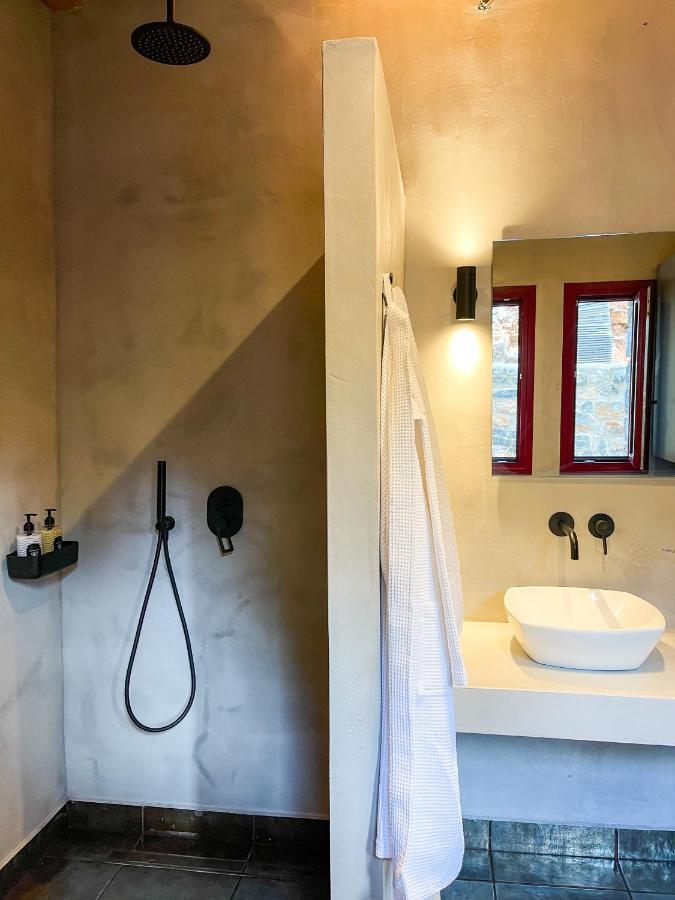 Modern Stone Villas With Swimming Pool Аливерион Екстериор снимка
