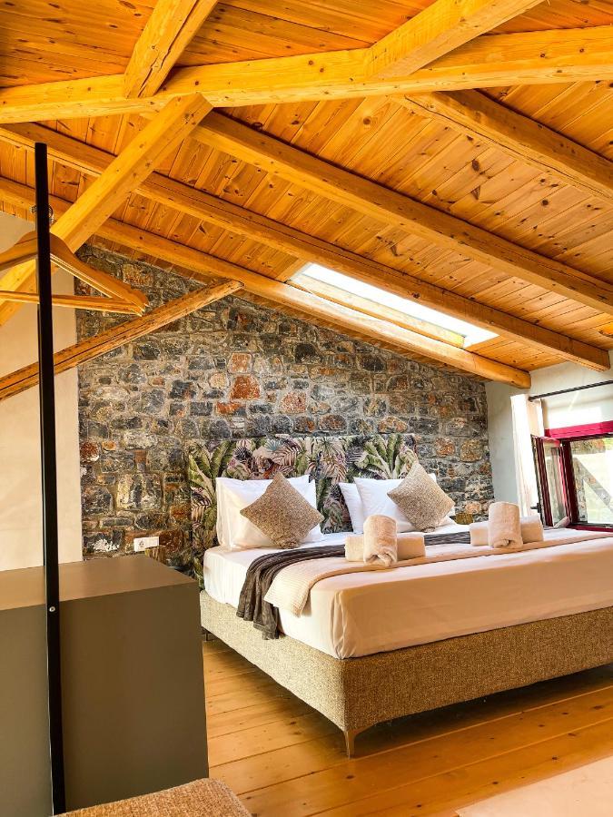 Modern Stone Villas With Swimming Pool Аливерион Екстериор снимка