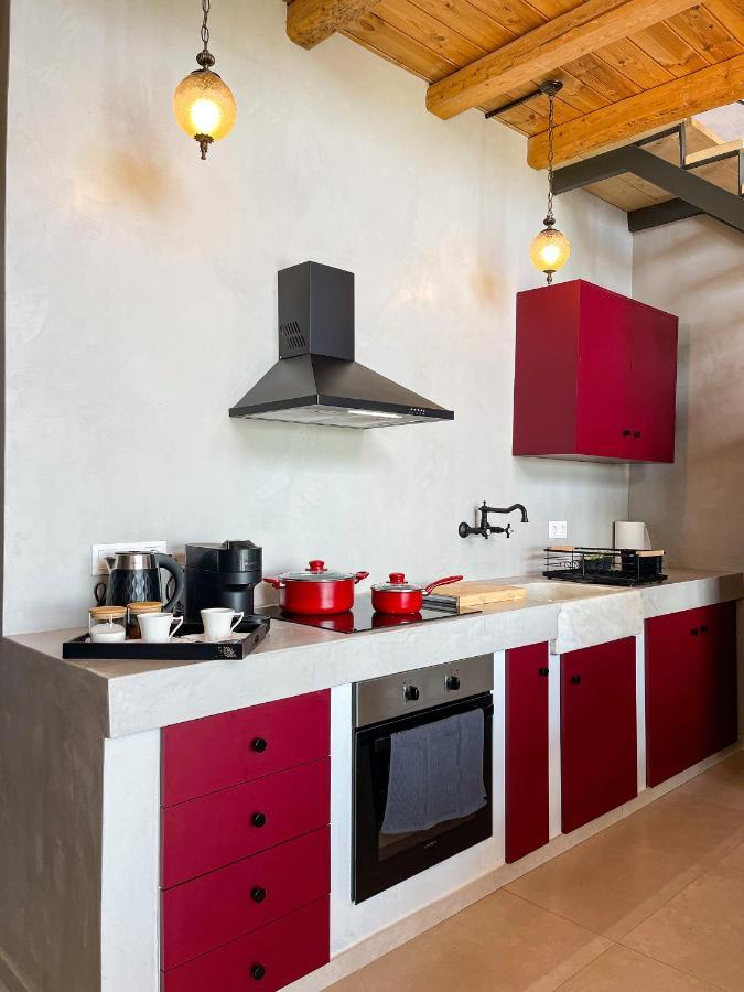 Modern Stone Villas With Swimming Pool Аливерион Екстериор снимка